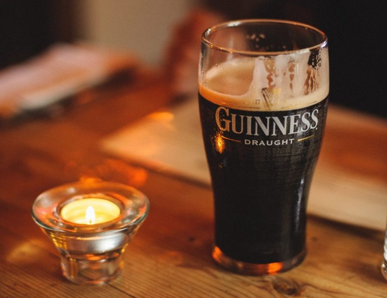 Todo sobre la Guinness Draught: La Dry Stout Más Famosa